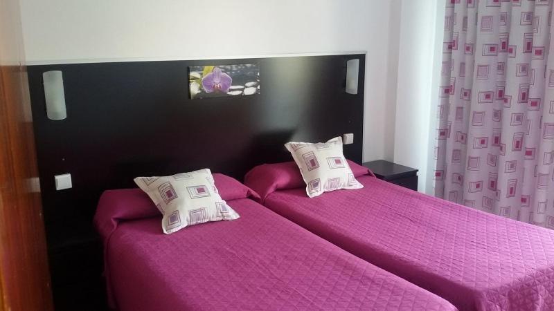 Apartamentos Los Aguacates 플라야 델 잉글스 객실 사진